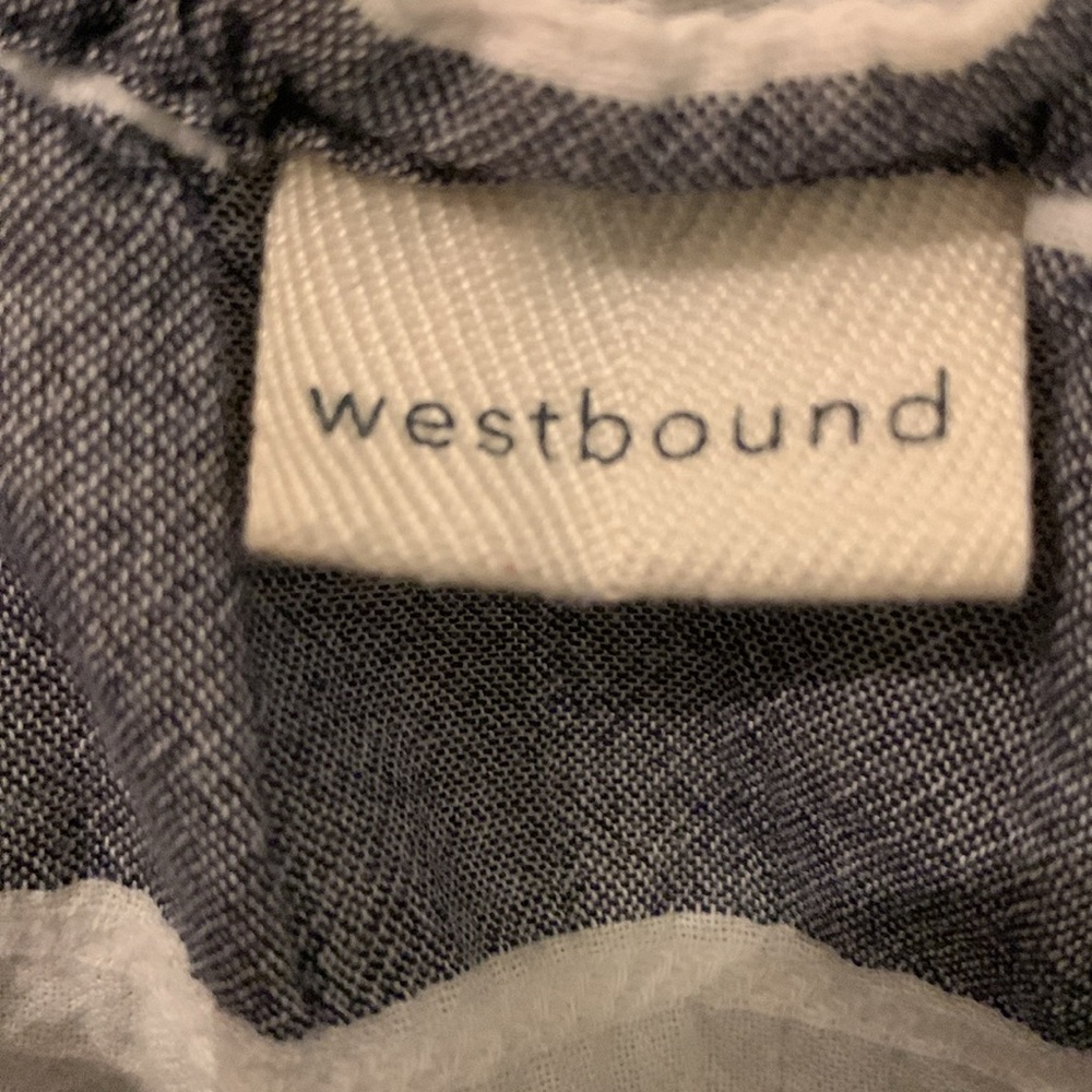 ✨5/$25✨Westbound Chambray 3/4 Sleeve Blouse - Picture 3 of 4